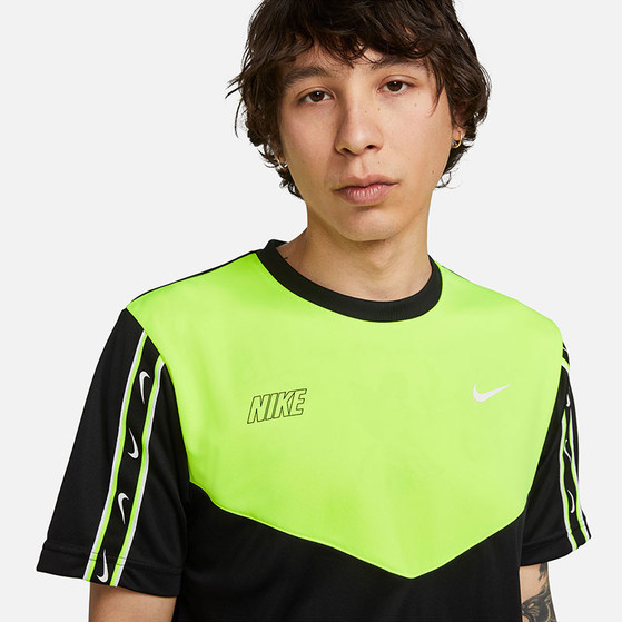 Nike repeat tee clearance