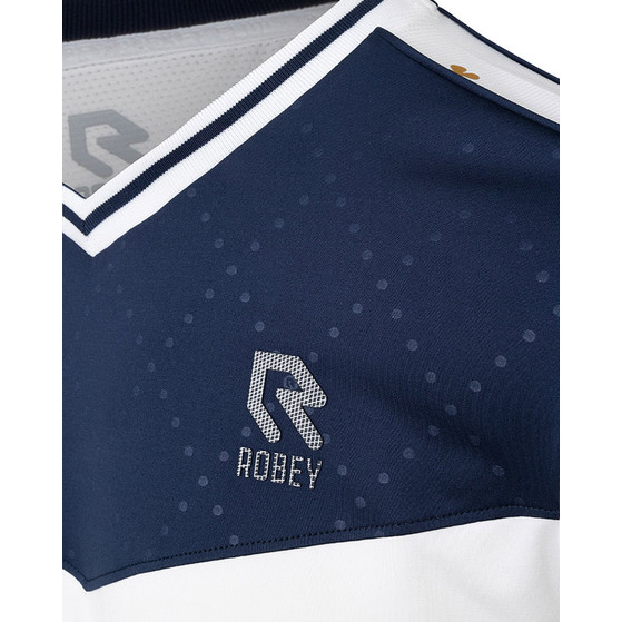 Robey Kick V-Neck Tee