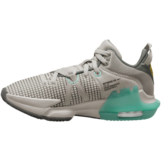 Nike LeBron Witness 7
