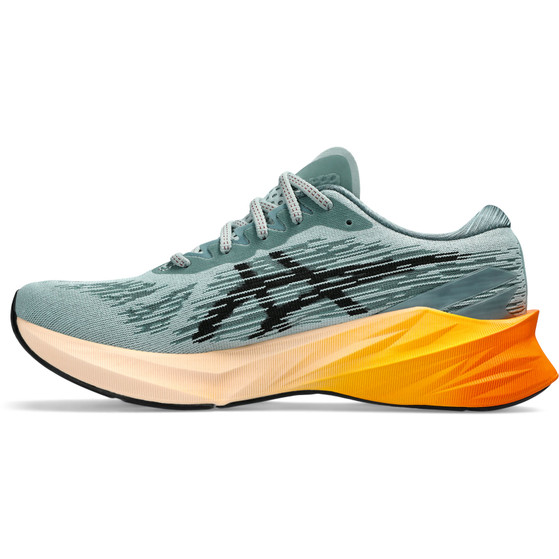 ASICS Novablast 3 Herren