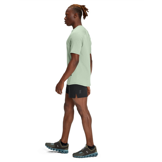 On Essential Shorts Heren