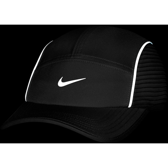 Nike Dri-FIT Fly Pet