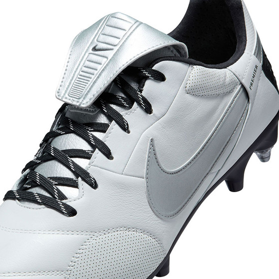 Nike Premier III SG-Pro Anti-Clog
