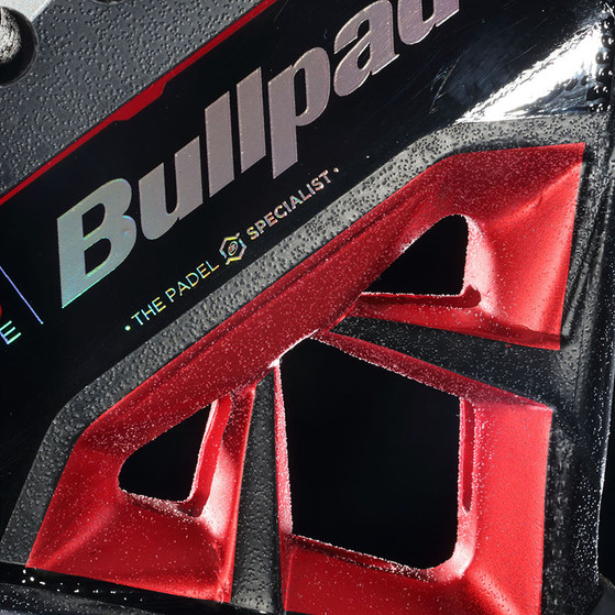 Bullpadel Vertex 04 Comfort 24 + Tas