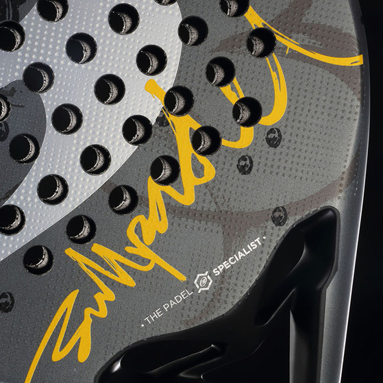 Bullpadel Ionic Control 24 + Tas