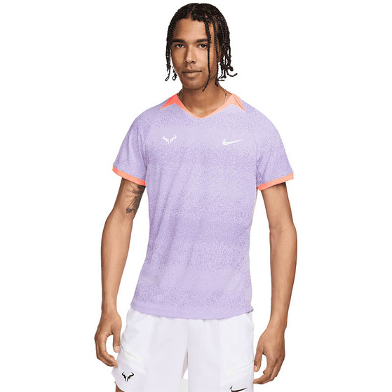 foto van een tennisshirt van Nike
