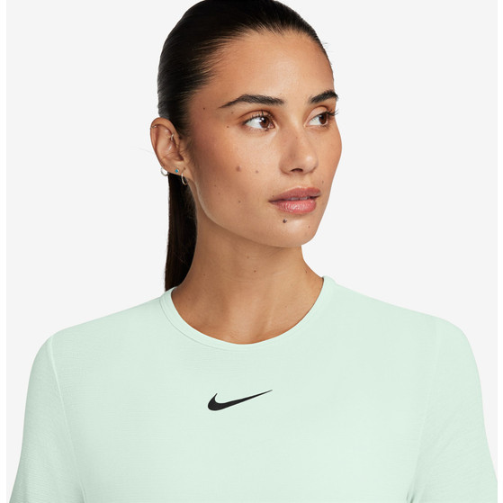 Nike Dri-FIT Wool ShortSleeve T-shirt Damen