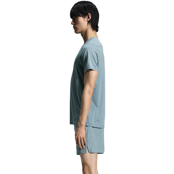 On Essential Shorts Heren