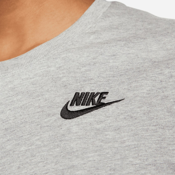 Nike One Sportswear Essential Tee