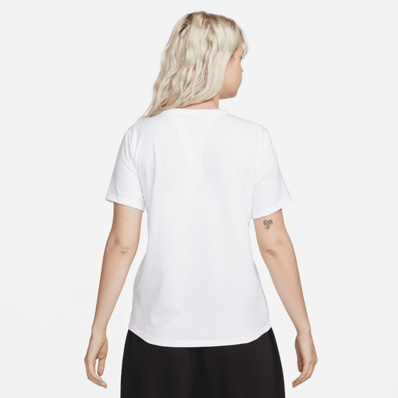 Nike One Sportswear Essential Tee