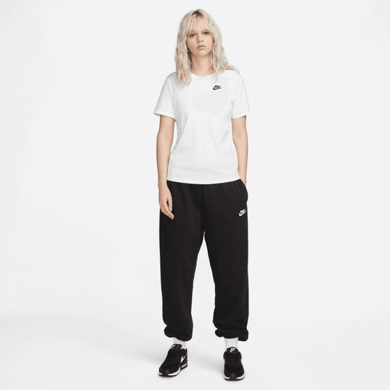 Nike One Sportswear Essential Tee