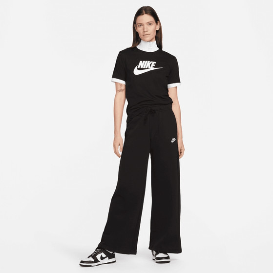 Nike Sportswear Logo Tee