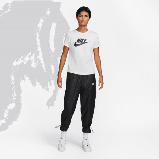 Nike Sportswear Logo Tee