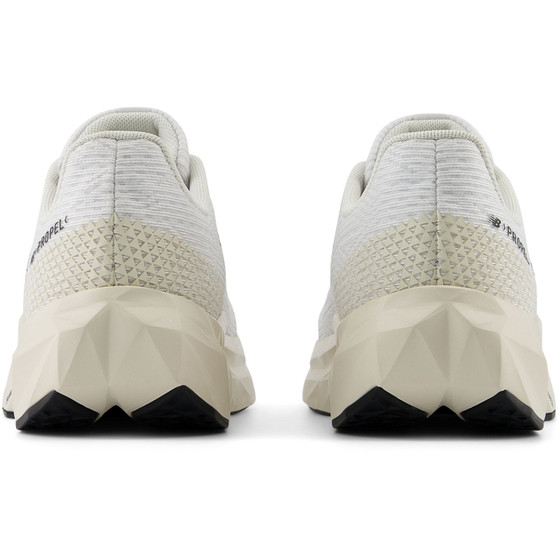 New Balance FuelCell Propel v5  Barn