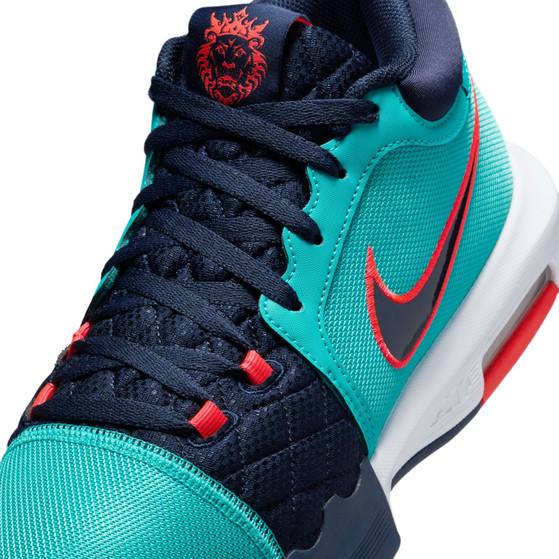Nike LeBron Witness VIII
