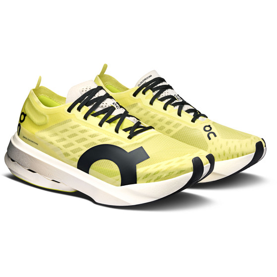 On Cloudboom Strike Damen