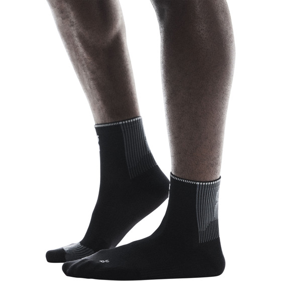 On Performance Run Halbhohe Socken