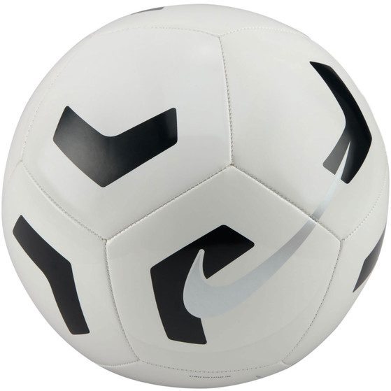Nike Pitch Bal - Maat 4