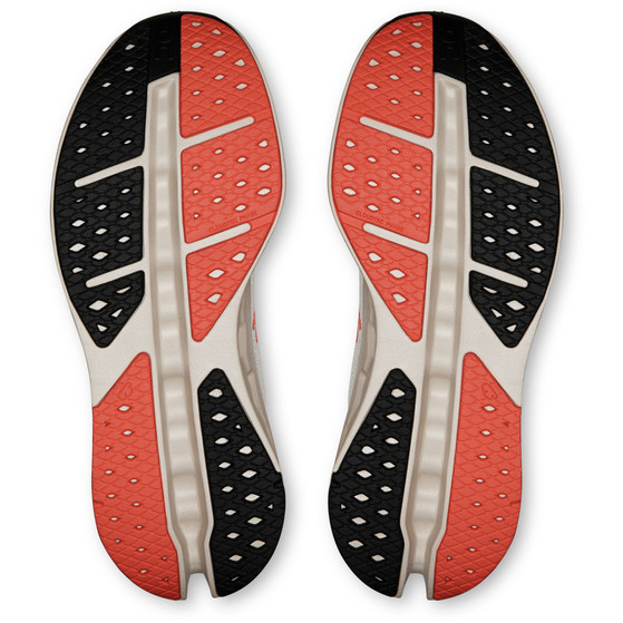 On Cloudsurfer Max Wide Dam