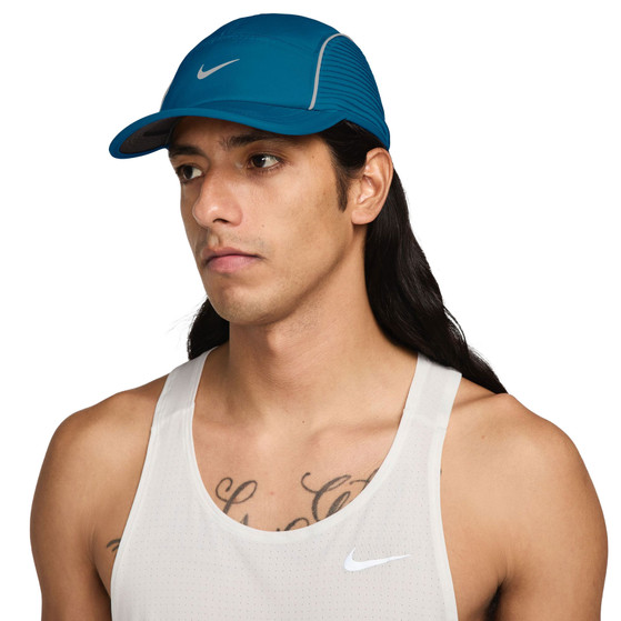 Nike Dri-FIT Fly Pet