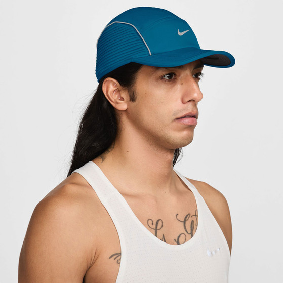 Nike Dri-FIT Fly Pet