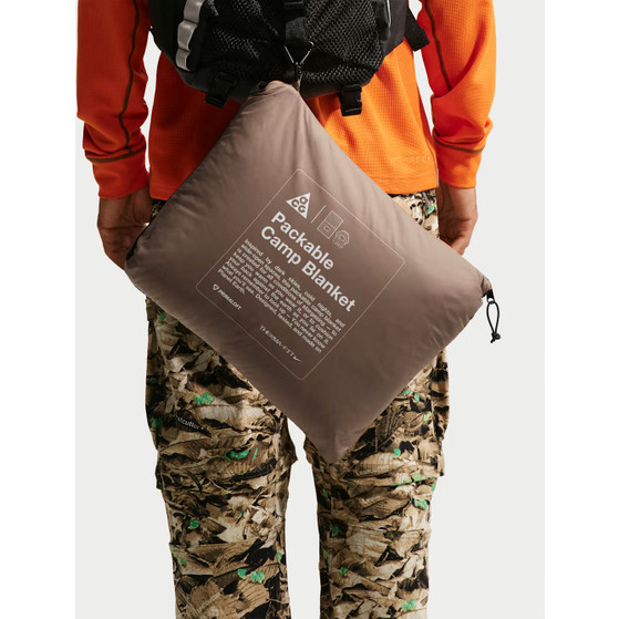 Nike ACG Therma-FIT Convertible Camp Blanket