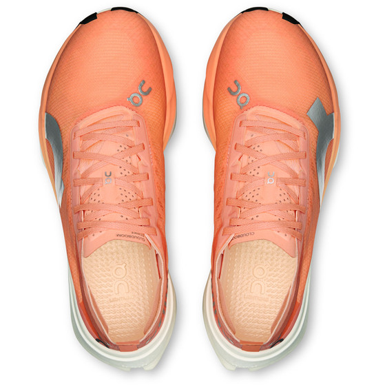 On Cloudboom Strike Dames