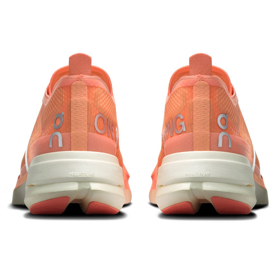 On Cloudboom Strike Dames