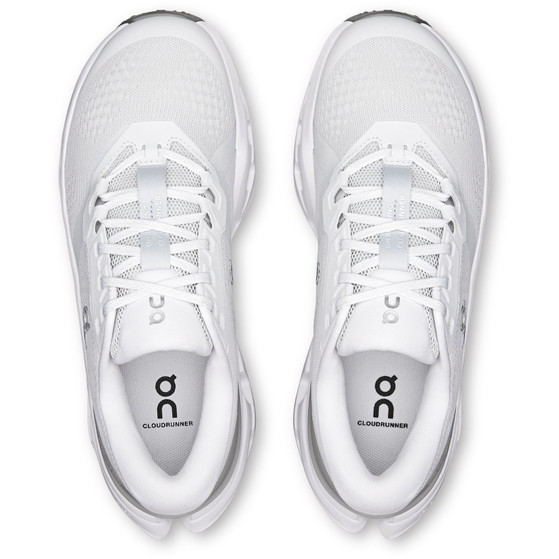 On Cloudrunner 3 Dam