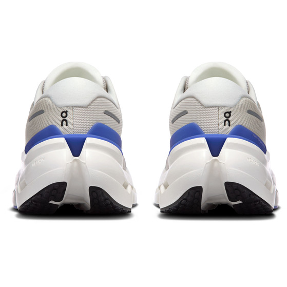 On Cloudrunner 3 Dam