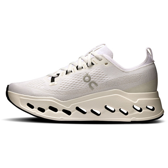 On Cloudsurfer Max Wide Dam