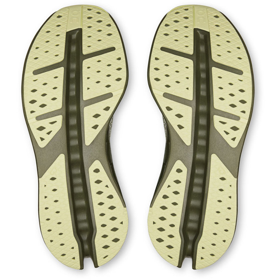 On Cloudsurfer Max Wide Dam