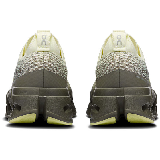 On Cloudsurfer Max Wide Dam