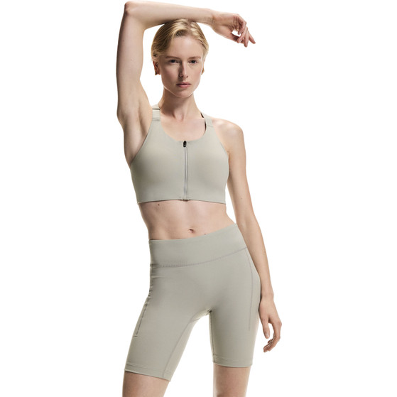 On 8" Performance Korta Tights Dam