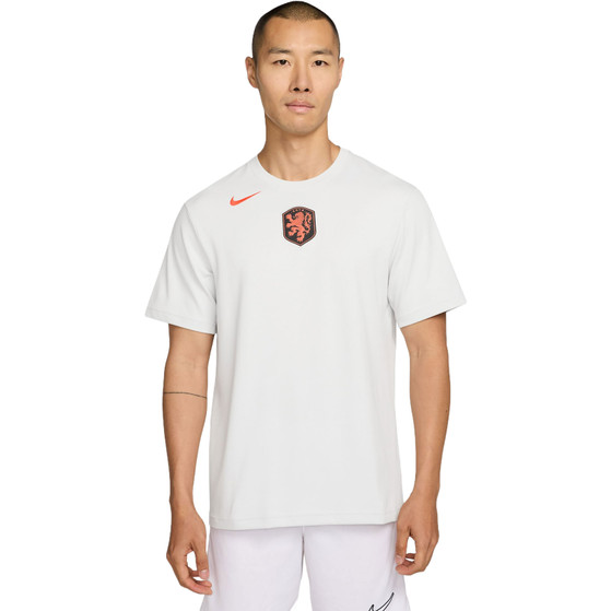 Nike Nederland Primary Tee WK 2026