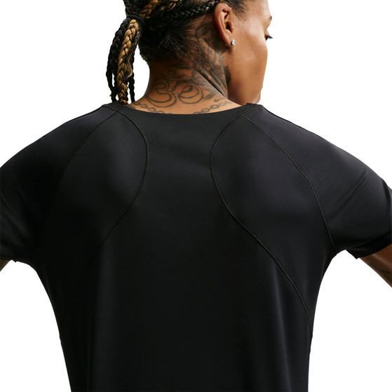 Nike Dri-Fit Universa T-Shirt Dames