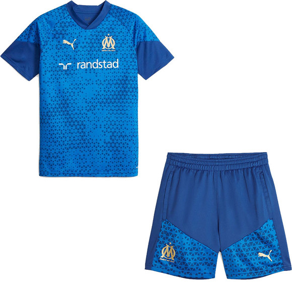 Chelsea puma kit top