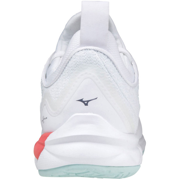 mizuno wave luminous mid