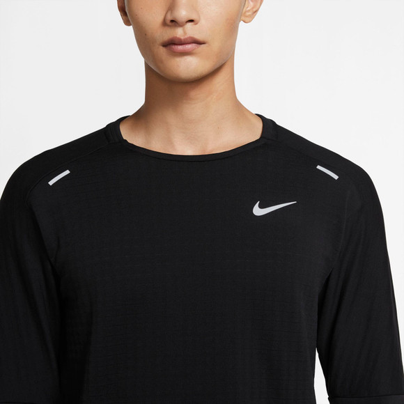 nike sphere running crew
