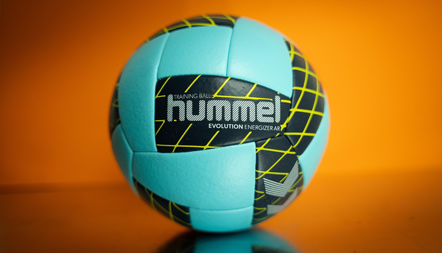 Ontdek innovatie met de Hummel Evolution AR handballen