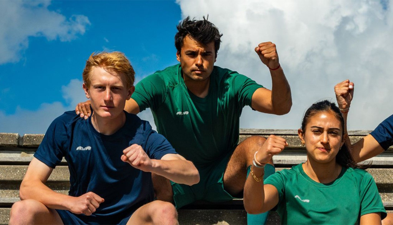 TK macht den nächsten Schritt: von Schlägern zu Bekleidung