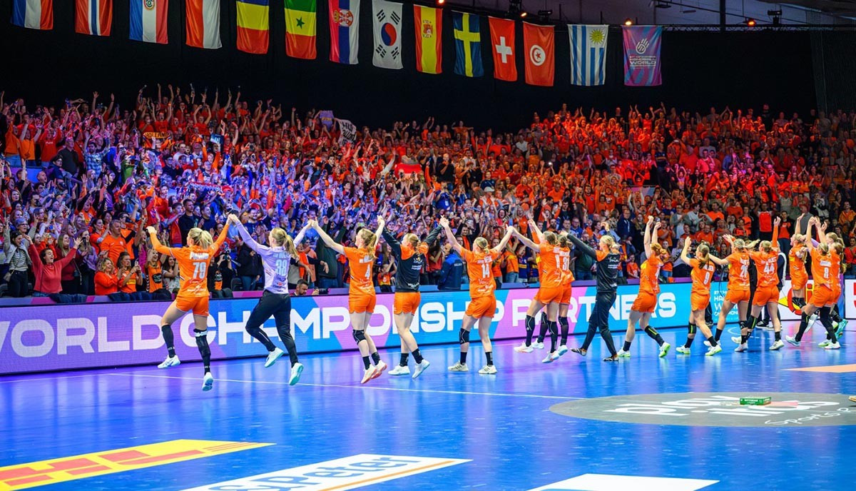 Oranje handbaldames knallen door naar de kwartfinale!