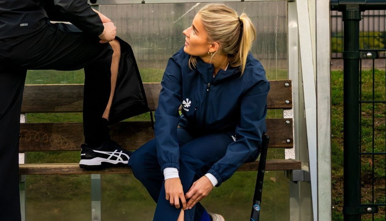 Mit der richtigen Hockeyjacke warm und trocken in die Halle!