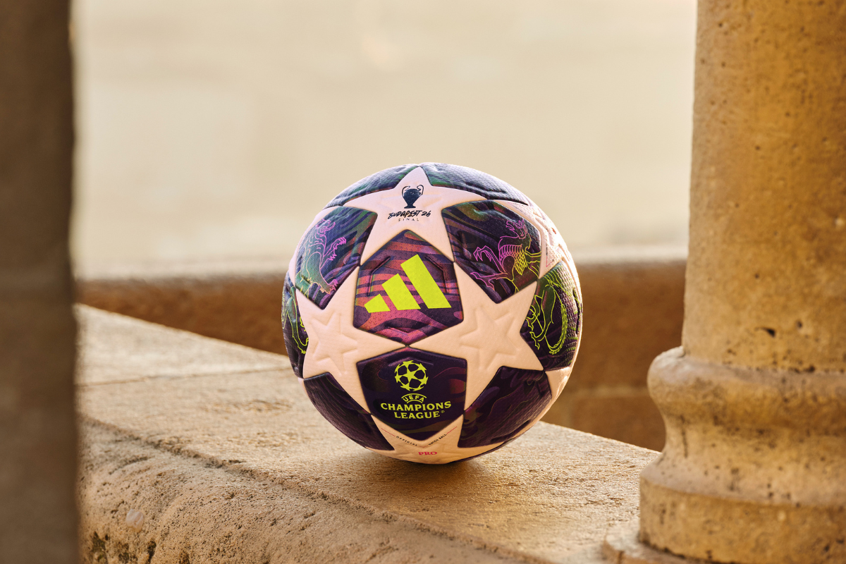 Wie bereikt de finale en speelt met deze bal?