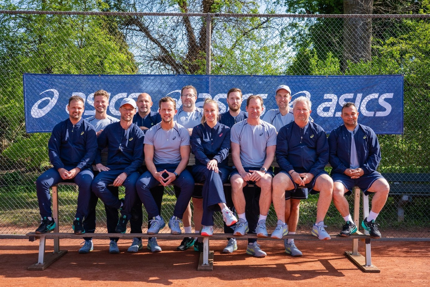 ASICS Tennis Academy Coaches over de Paris collectie