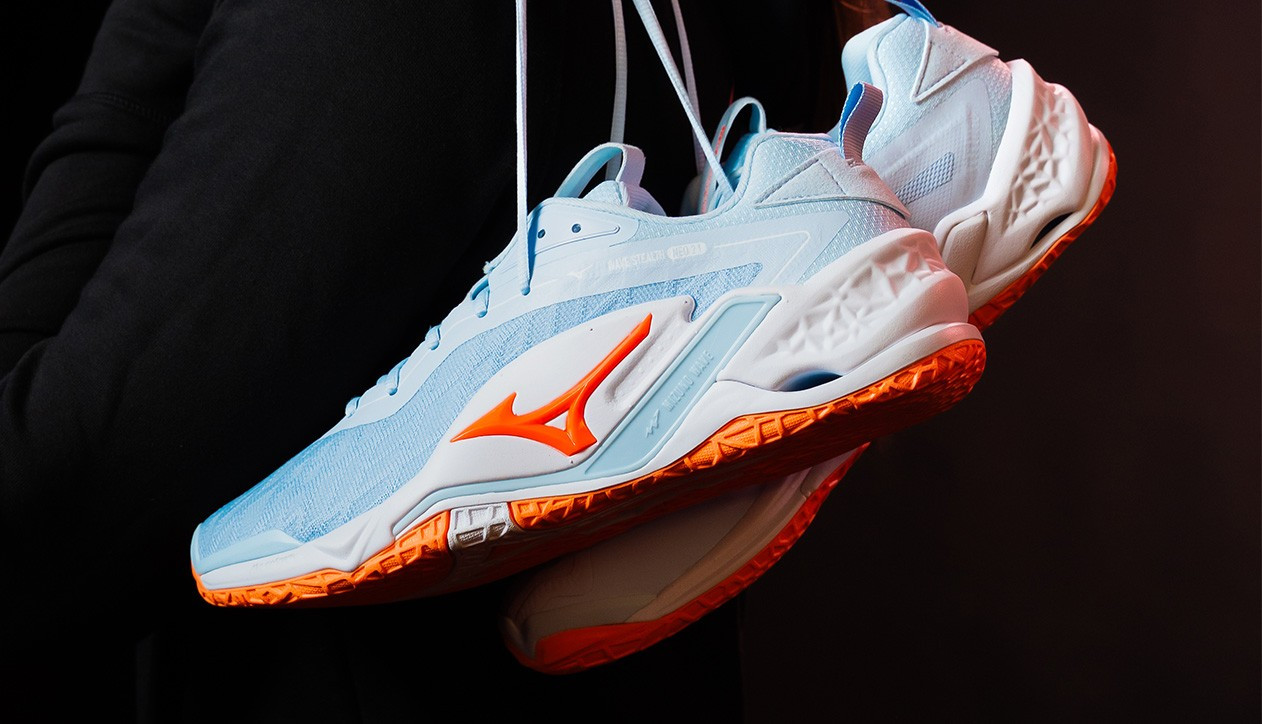 Mizuno Serene Spark Women’s collectie: kracht, snelheid en stijl in de zaal