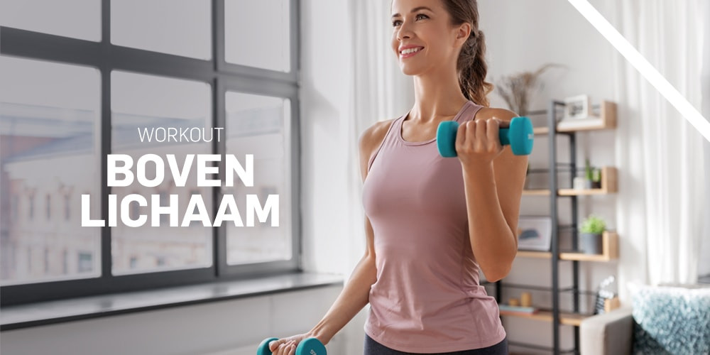 Train je bovenarmen en schouders vanuit huis