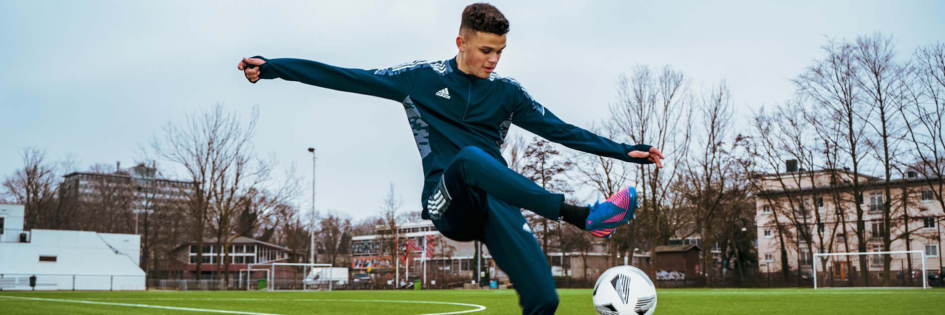 Adidas onthult haar tweede schoenenpack van 2022: Sapphire Edge!