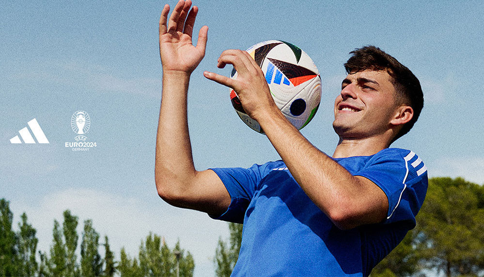 Een reis door de geschiedenis van de officiële toernooiballen: Van WK 2010 tot EK 2024