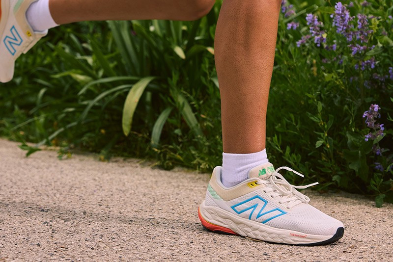 New Balance 860